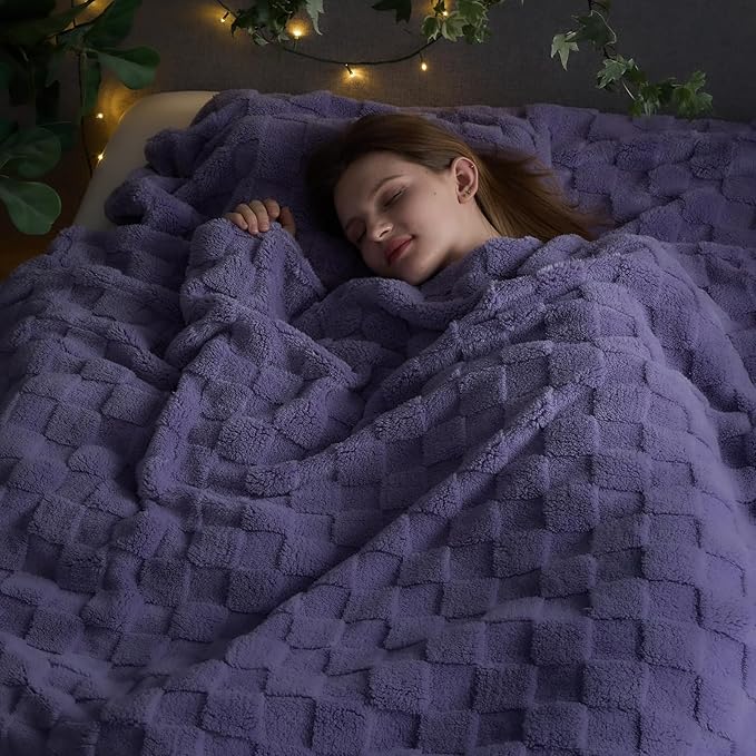 NEWCOSPLAY Super Soft Queen Blanket Lavender Premium Silky Flannel Fleece 3D Checkered Lightweight Bed Blanket All Season Use (Lavender Checkered, Queen(90"x90"))
