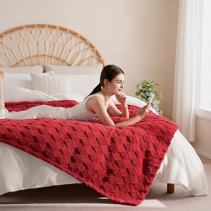 Red Throw Blanket for Couch Sofa Bed 50x60 inches,Fleece Blankets Microfiber Flannel with Diamond Checkered Pattern Lightweight Plush Soft Cozy Gifts for Women Mom Girls
