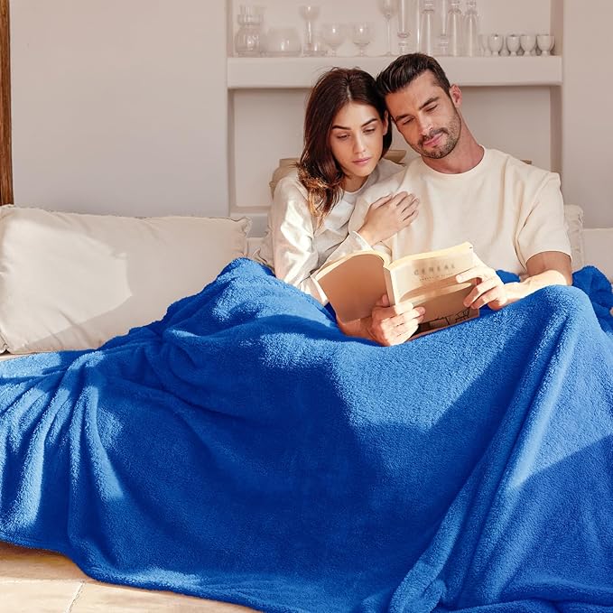Exclusivo Mezcla Twin Size Blanket for Bed, Super Soft Velvet Plush Fleece Blankets, Fuzzy Cozy and Warm for Winter, 60x80 Inches, Cobalt Blue