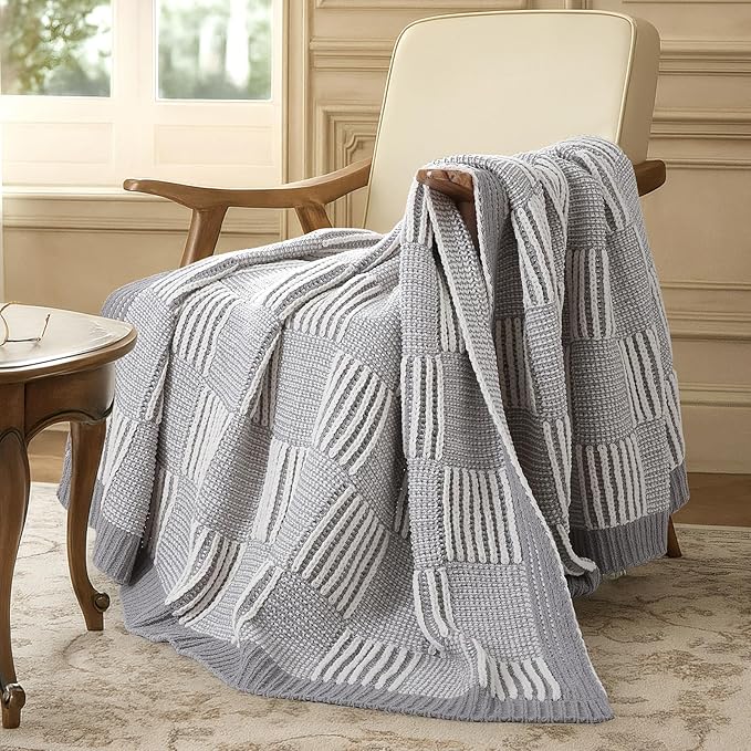 Amélie Home Knit Throw Blanket, Soft Chenille Cozy Breathable Pineapple Chunky Decorative Blanket for Couch, Bed & Sofa, French-Inspired Lightweight Warm Gift for Women, Gray, 50"x60"