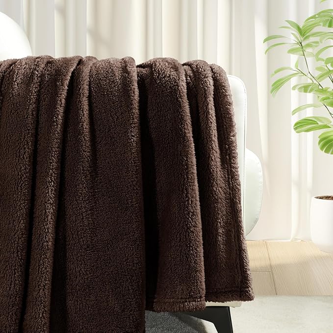 Exclusivo Mezcla Soft Fleece Throw Blanket for Couch, Super Soft Velvet Plush Fleece Blankets, Fuzzy Cozy and Warm for Winter, 50x60 Inches, Coffee