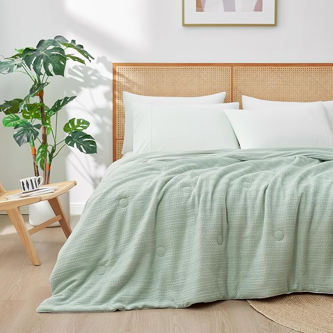 Amélie Home Waffle Cooling Comforter King Size, Q-Max 0.45 Reversible Lightweight Cooling Blanket for Hot Sleepers, Breathable Bedding for Night Sweats, 106"x90", Sage Green