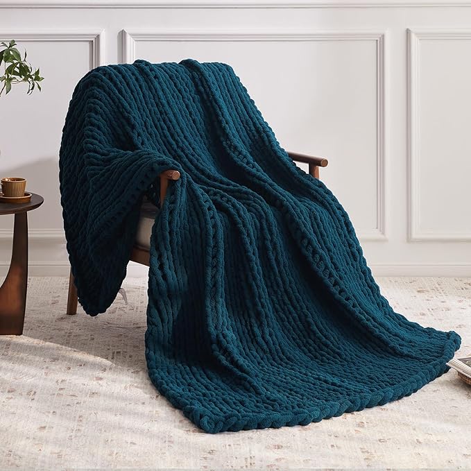 Negwoo Chunky Knit Throw Blanket, 30''*40'' Knitted Throw Chenille Yarn for Bed Couch, Handmade Peacock Blue Crochet Big Thick Blanket, Machine Washable Cute Comfy Blanket for Home Decor