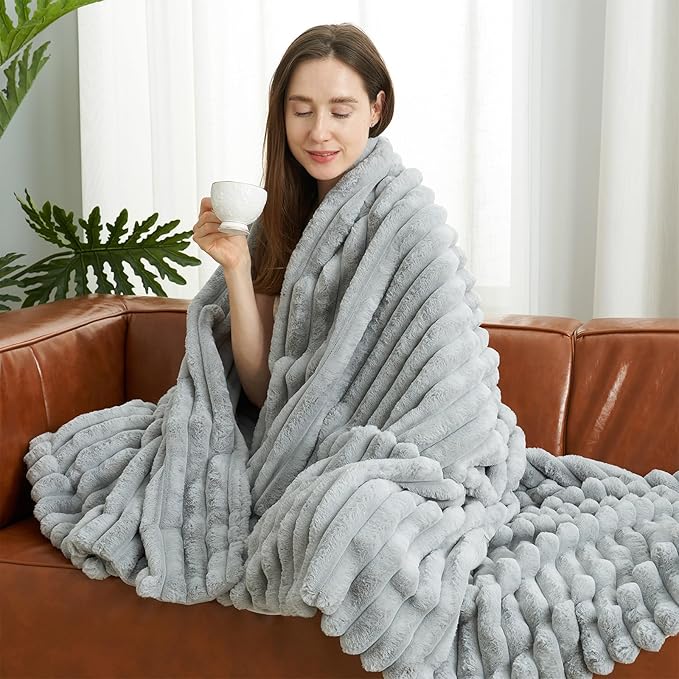 Amélie Home Faux Fur Throw Blanket for Couch, Cozy Fuzzy Fluffy Fur Luxurious Soft Striped Plush Gift Blankets for Family Sofa Chair Bedroom, 55"x70", Light Grey