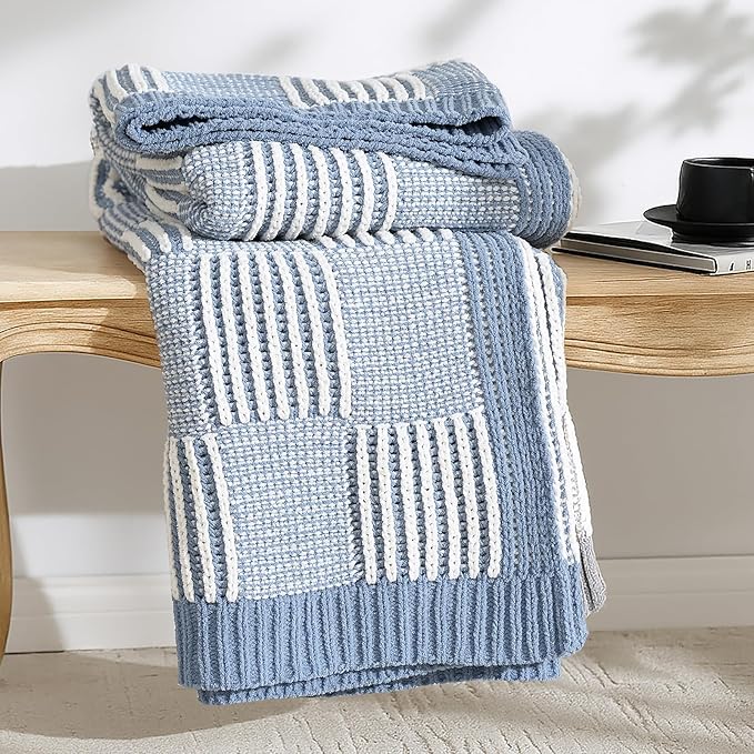 Amélie Home Knit Throw Blanket, Soft Chenille Cozy Breathable Pineapple Chunky Decorative Blanket for Couch, Bed & Sofa, French-Inspired Lightweight Warm Gift for Women, Washed Blue, 60"x80"
