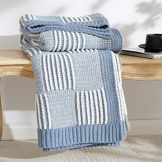 Amélie Home Knit Throw Blanket, Soft Chenille Cozy Breathable Pineapple Chunky Decorative Blanket for Couch, Bed & Sofa, French-Inspired Lightweight Warm Gift for Women, Washed Blue, 60"x80"