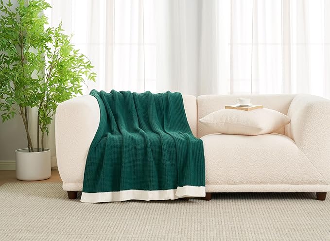 Amélie Home Chenille Throw Blanket, Soft Cozy Waffle Throw for Couch & Sofa, Warm Yet Lightweight, Breathable All-Season Throws for Women Men, Housewarming, Birthdays, 50"x60", Holly