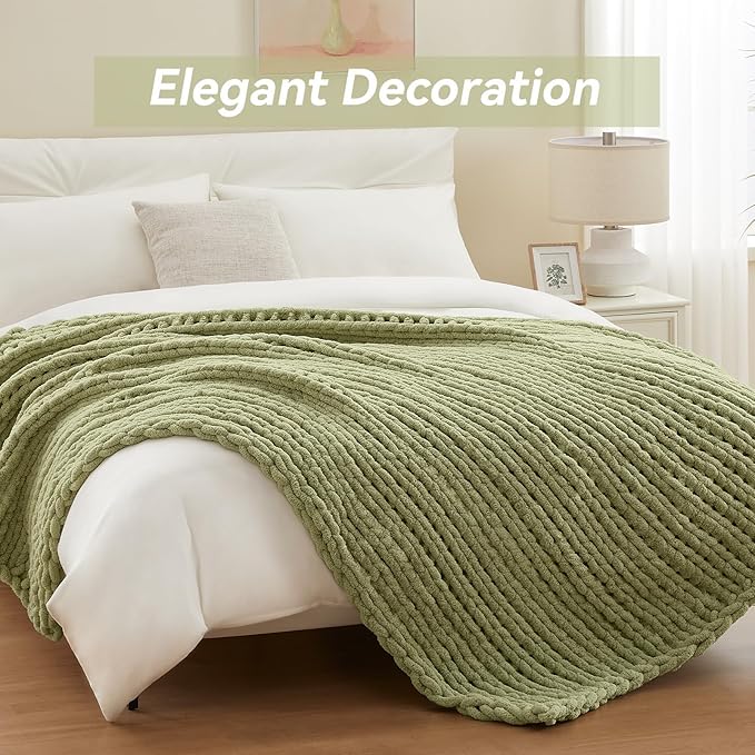 Negwoo Chunky Knit Throw Blanket, 40''*50'' Knitted Throw Chenille Yarn for Bed Couch, Handmade Light Green Crochet Big Thick Blanket, Machine Washable Cute Comfy Blanket for Home Decor