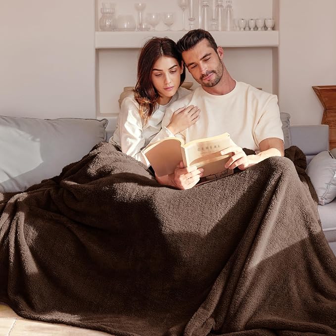 Exclusivo Mezcla King Size Blanket for Bed, Super Soft Velvet Plush Fleece Blankets, Fuzzy Cozy and Warm for Winter, 90x104 Inches, Coffee
