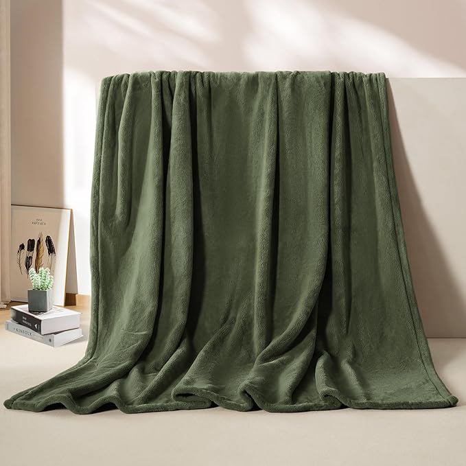 BEAUTEX Fleece Blanket King Size Super Soft Flannel Throw Blanket Lightweight Fuzzy Plush Blanket for Couch Sofa or Bed All Seasons (Olive Green, 108" x 90")