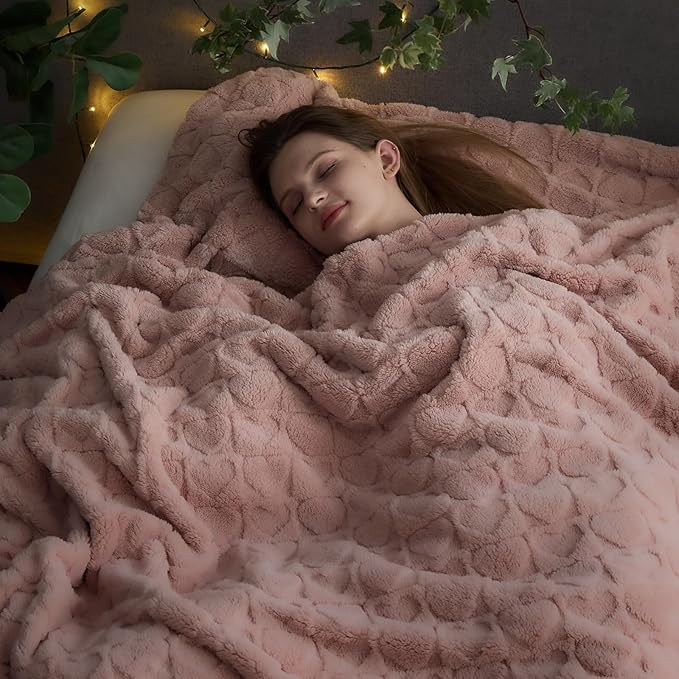NEWCOSPLAY Super Soft Queen Blanket Dusty Pink Love Premium Silky Flannel Fleece 3D Heart Checkered Lightweight Bed Blanket All Season Use (Dusty Pink Love, Queen(90"x90"))