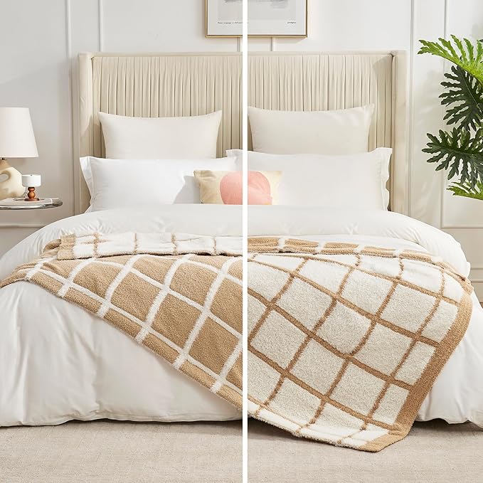 Amélie Home Checkered Knit Throw Blanket for Couch, Super Soft Fuzzy Cozy Throw, Giftable Knitted Blanket for Women Men, Birthday, Sofa Bed Living Room Decor, 50" x 60", Plaid Beige