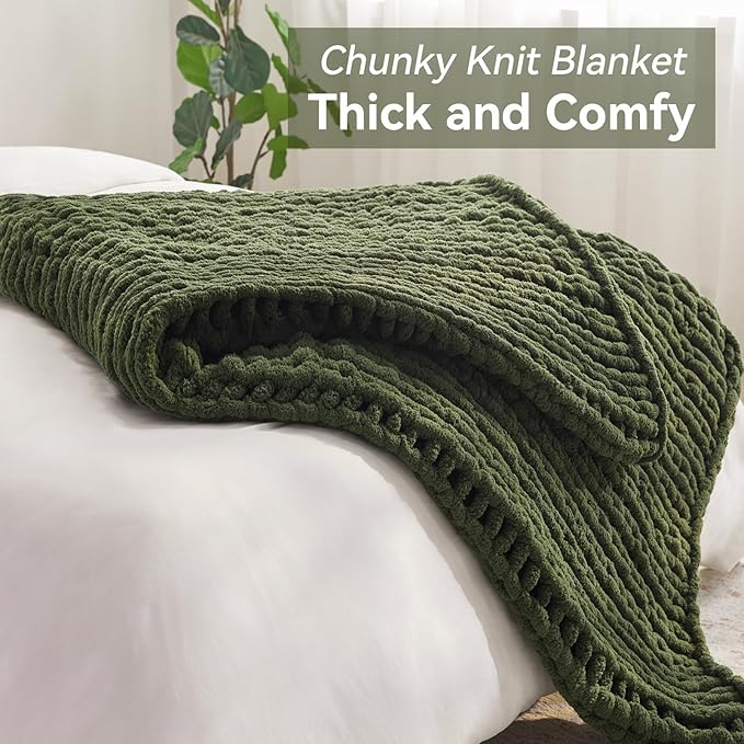 Negwoo Chunky Knit Throw Blanket, 50''*60'' Knitted Throw Yarn for Bed Couch, Handmade Green Crochet Big Thick Blanket, Machine Washable Cute Comfy Blanket for Home Decor