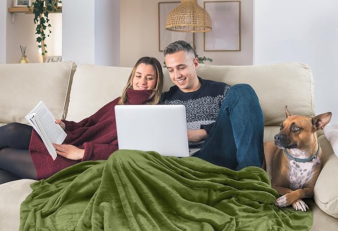 Utopia Bedding Fleece Blanket Twin Size Olive (60x80 Inches) Ultra Soft Warm Lightweight Microfiber Breathable Anti-Static Cozy Bed Blanket, All-Season Home Decor Gift for Men & Women