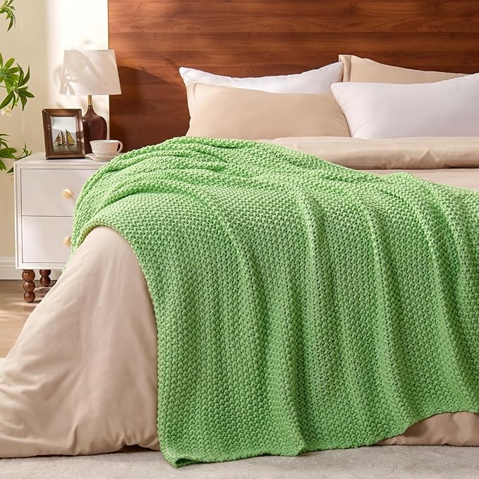 BEDELITE Chunky Cable Knit Throw Blanket, Acrylic Chunky Knitted Blankets, Super Soft Cozy Woven Green Throw Blanket for Sofa Couch Bed Room Home Decor, Gift for Women, 50"x60"