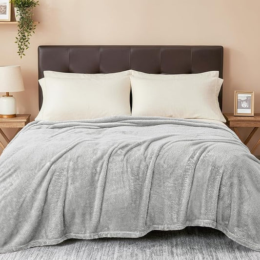 Exclusivo Mezcla Plush Fuzzy Fleece Bed Blanket King Size, Super Soft, Fluffy and Warm Blankets for Couch, Bed, All Season (Light Grey, 90x104 Inches)