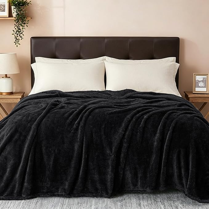 Exclusivo Mezcla Plush Fuzzy Fleece Bed Blanket Queen Size, Super Soft, Fluffy and Warm Blankets for Couch, Bed, All Season (Black, 90x90 inches)