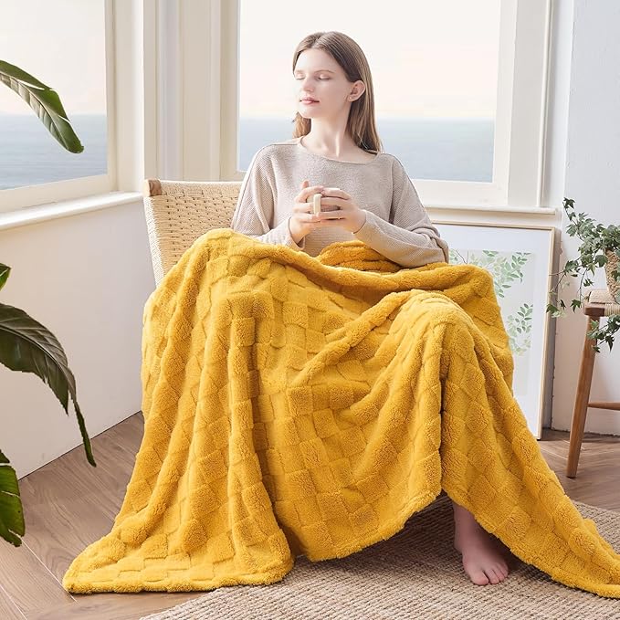 NEWCOSPLAY Super Soft King Blanket Mustard Yellow Premium Silky Flannel Fleece 3D Checkered Lightweight Bed Blanket All Season Use (Mustard Yellow Checkered, King(90"x110"))