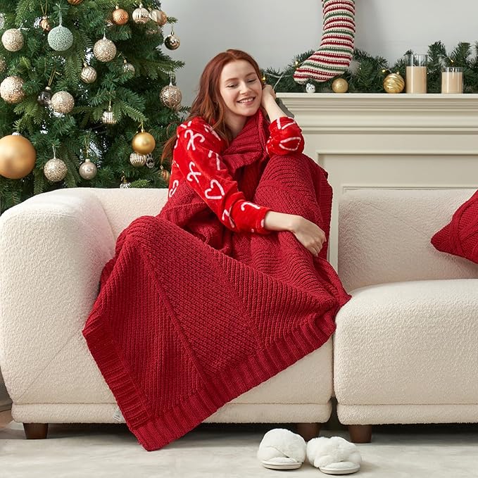 Amélie Home Knit Throw Blanket, Soft Chenille Cozy Breathable Chevron Chunky Decorative Blanket for Couch, Bed & Sofa, French-Inspired Lightweight Warm Gift for Women, Christmas Red, 50"x60"