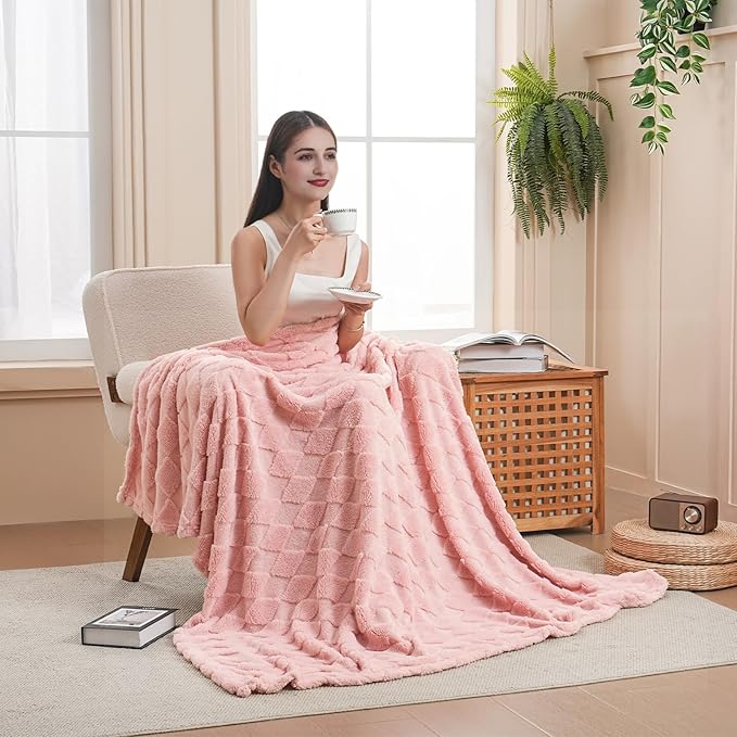 Pink Throw Blanket for Couch Sofa Bed 50x60 inches,Fleece Blankets Microfiber Flannel with Diamond Checkered Pattern Lightweight Plush Soft Cozy Gifts for Women Mom Girls,Light Pink
