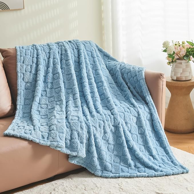 NEWCOSPLAY Super Soft Throw Blanket Blue Premium Silky Flannel Fleece 3D Heart Checkered Lightweight Bed Blanket All Season Use (Blue Heart, Throw(50"x70"))