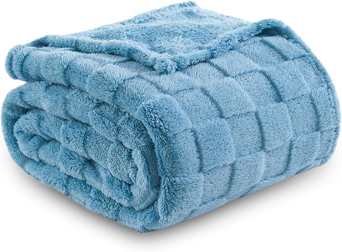 NEWCOSPLAY Super Soft Queen Blanket Blue Premium Silky Flannel Fleece 3D Checkered Lightweight Bed Blanket All Season Use (Blue Checkered, Queen(90"x90"))