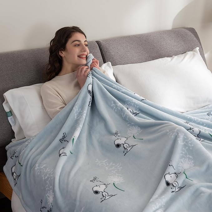 Berkshire Blanket Peanuts® VelvetLoft® Cute Character Snoopy Plush Blanket,Peanuts Snoopy Make A Wish Spring Blue,Twin 60 in x 90 in (Official Peanuts® Product)