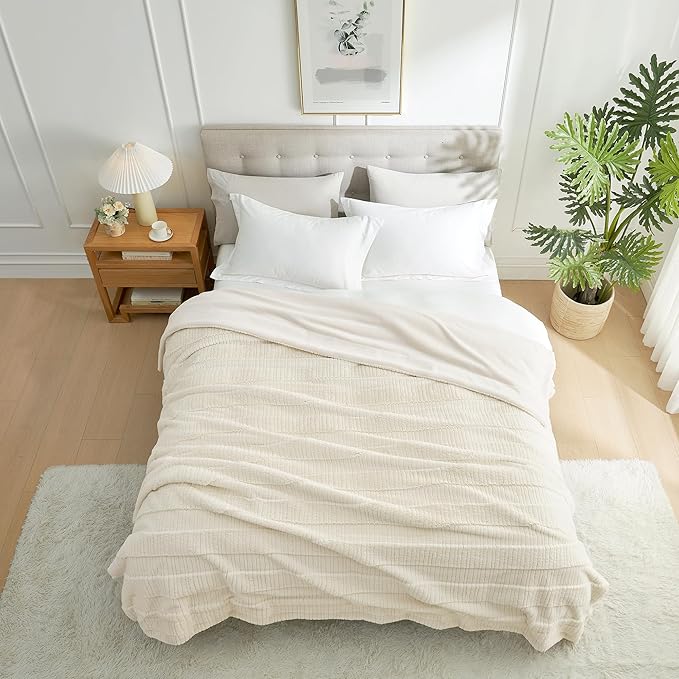 Amélie Home Luxury Striped Faux Fur Throw Blanket for Couch, Soft Cozy Fuzzy Fluffy Soft Plush Blankets Sofa Chair Gift Blankets for Women, 55"x70", Ivory