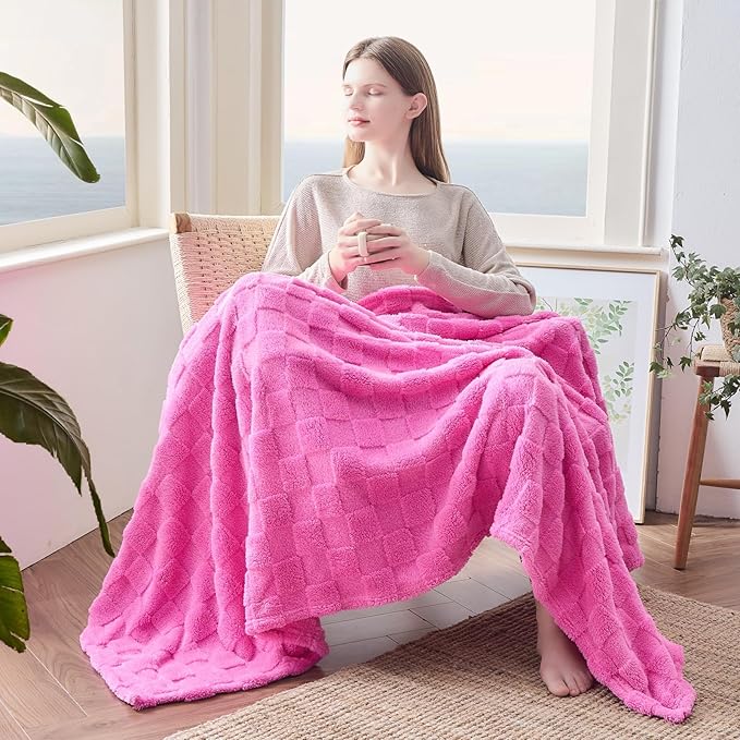 NEWCOSPLAY Super Soft Queen Blanket Hot Pink Premium Silky Flannel Fleece 3D Checkered Lightweight Bed Blanket All Season Use (Hot Pink Checkered, Queen(90"x90"))