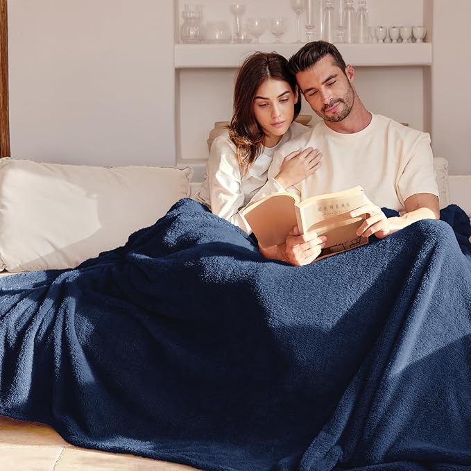 Exclusivo Mezcla Twin Size Blanket for Bed, Super Soft Velvet Plush Fleece Blankets, Fuzzy Cozy and Warm for Winter, 60x80 Inches, Navy Blue