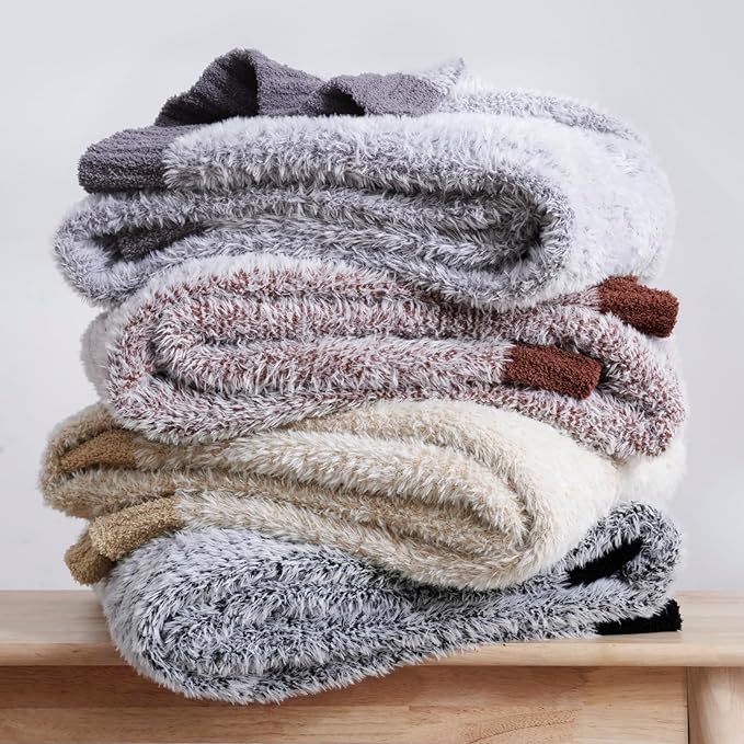 Amélie Home Knit Throw Blanket for Couch, Super Soft Fuzzy Cozy Throw, Giftable Knitted Blanket for Women Men, Birthday, Sofa Bed Living Room Decor, 60" x 80", Heather Beige
