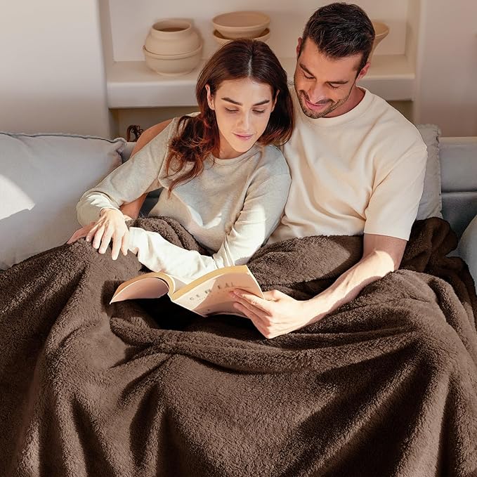 Exclusivo Mezcla Soft Fleece Throw Blanket for Couch, Super Soft Velvet Plush Fleece Blankets, Fuzzy Cozy and Warm for Winter, 50x60 Inches, Coffee