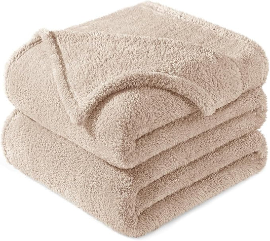 Exclusivo Mezcla Twin Size Blanket for Bed, Super Soft Velvet Plush Fleece Blankets, Fuzzy Cozy and Warm for Winter, 60x80 Inches, Camel