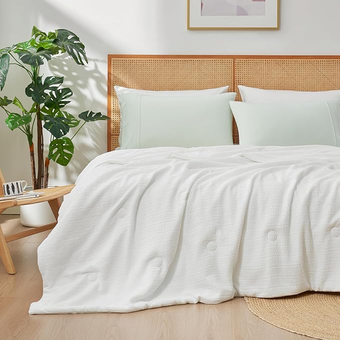 Amélie Home Waffle Cooling Comforter Twin Size, Q-Max 0.45 Reversible Lightweight Cooling Blanket for Hot Sleepers, Breathable Bedding for Night Sweats, 68"x90", White