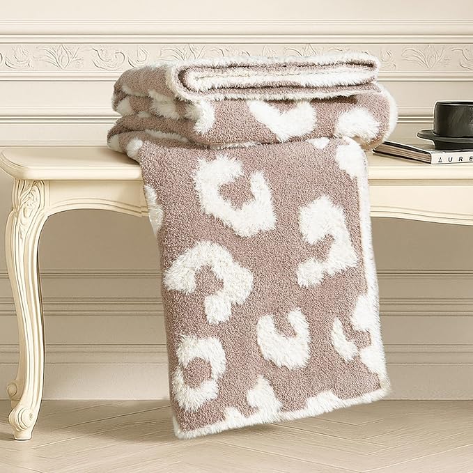 Amélie Home Knit Throw Blanket for Couch, Super Soft Fuzzy Cozy Throw, Giftable Knitted Blanket for Women Men, Birthday, Sofa Bed Living Room Decor, 50" x 60", Beige Leopard