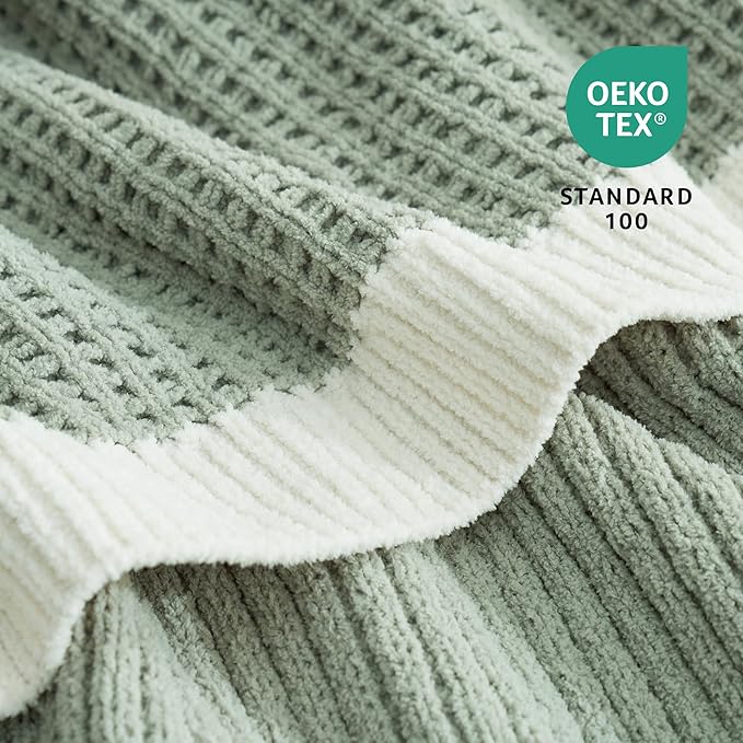 Amélie Home Chenille Throw Blanket, Soft Cozy Waffle Throw for Couch & Sofa, Warm Yet Lightweight, Breathable All-Season Throws for Women Men, Housewarming, Birthdays, 60"x80", Green