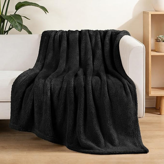 Exclusivo Mezcla Soft Fleece Throw Blanket for Couch, Super Soft Velvet Plush Fleece Blankets, Fuzzy Cozy and Warm for Winter, 50x60 Inches, Black
