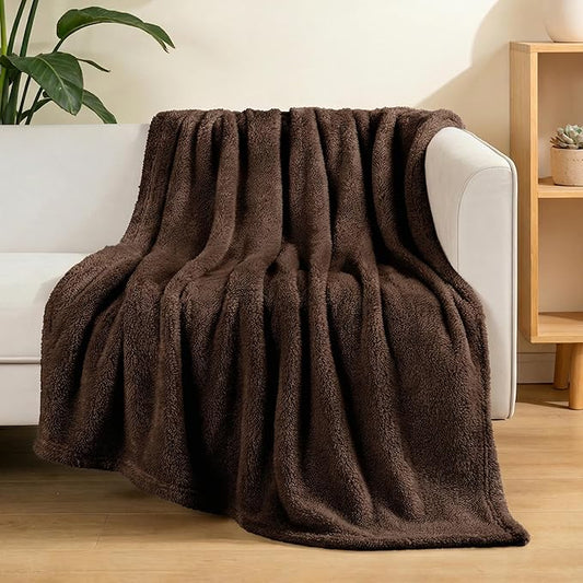 Exclusivo Mezcla Soft Fleece Throw Blanket for Couch, Super Soft Velvet Plush Fleece Blankets, Fuzzy Cozy and Warm for Winter, 50x60 Inches, Coffee