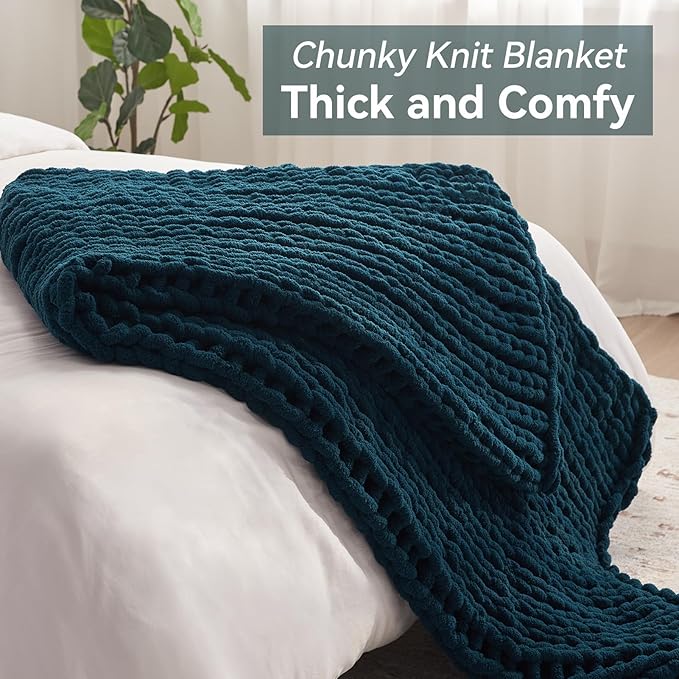 Negwoo Chunky Knit Throw Blanket, 40''*50'' Knitted Throw Chenille Yarn for Bed Couch, Handmade Peacock Blue Crochet Big Thick Blanket, Machine Washable Cute Comfy Blanket for Home Decor