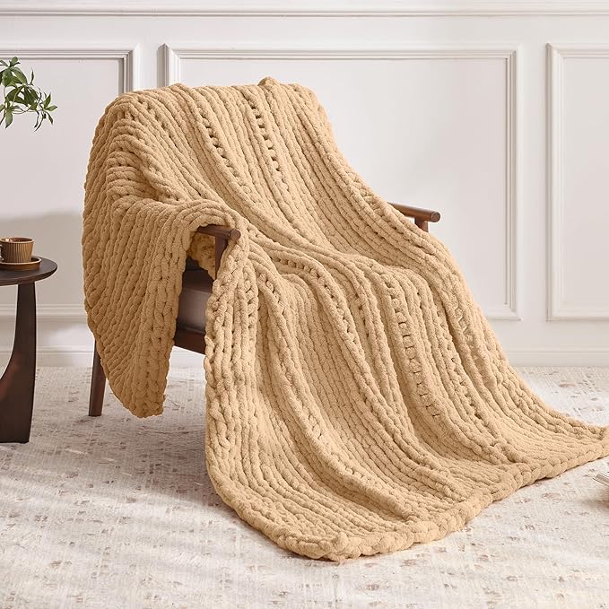 Negwoo Chunky Knit Throw Blanket, 30''*40'' Knitted Throw Chenille Yarn for Bed Couch, Handmade Beige Crochet Big Thick Blanket, Machine Washable Cute Comfy Blanket for Home Decor