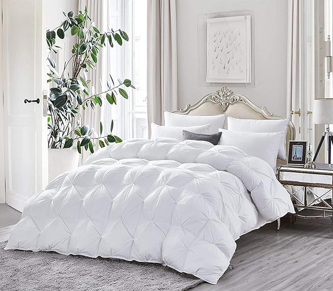 Luxurious Twin/Twin XL Goose Down Comforter, Unique White Pinch Pleat, 600 Thread Count, 100% Egyptian Cotton Cover, 65 Oz Fill Weight, 750 Fill Power