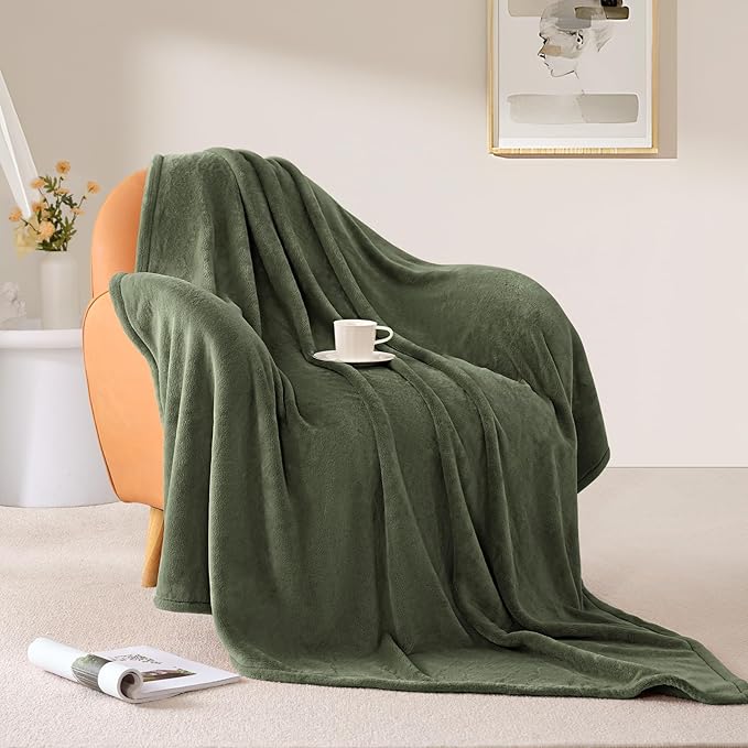 BEAUTEX Fleece Blanket King Size Super Soft Flannel Throw Blanket Lightweight Fuzzy Plush Blanket for Couch Sofa or Bed All Seasons (Olive Green, 108" x 90")
