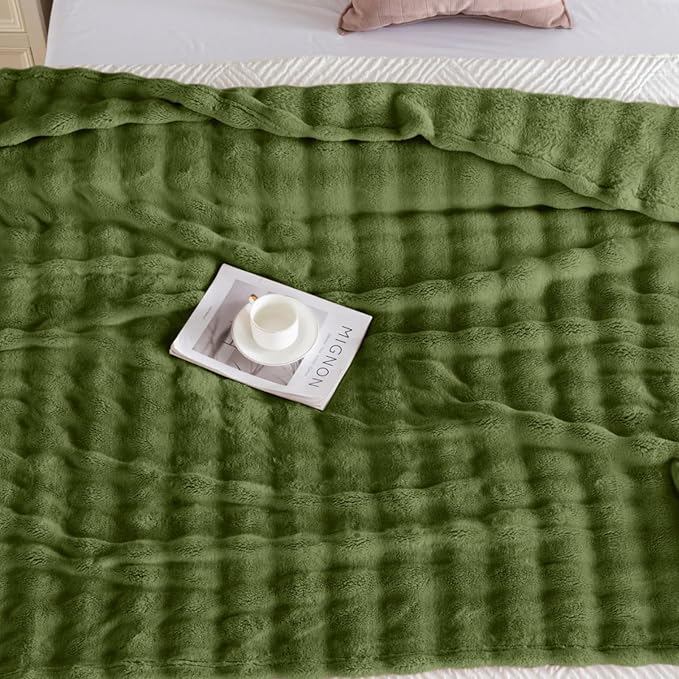 Faux Fur Bed Blankets King Size Green, Soft Fluffy Bubble Blanket for Couch Sofa, Thick Warm Plush Fuzzy Rabbit Fur Large Blanket for All Season Use, 90"X 90"