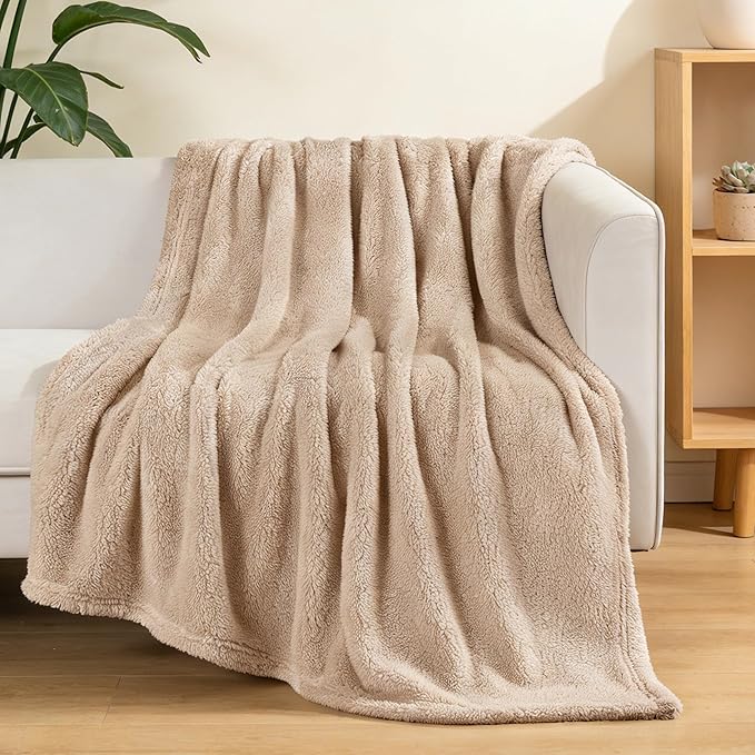 Exclusivo Mezcla Soft Fleece Throw Blanket for Couch, Super Soft Velvet Plush Fleece Blankets, Fuzzy Cozy and Warm for Winter, 50x60 Inches, Camel