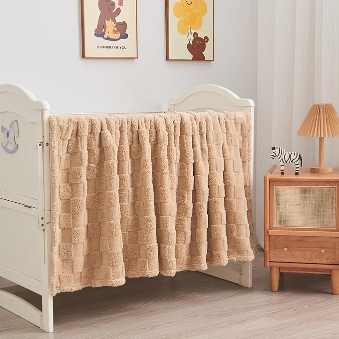 NEWCOSPLAY Super Soft Twin Blanket Brown Premium Silky Flannel Fleece 3D Checkered Lightweight Bed Blanket All Season Use (Brown Checkered, Twin(60"x80"))