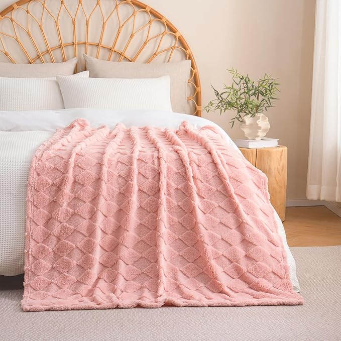 Pink Throw Blanket for Couch Sofa Bed 60x80 inches,Fleece Blankets Microfiber Flannel with Diamond Checkered Pattern Lightweight Plush Soft Cozy Gifts for Women Mom Girls