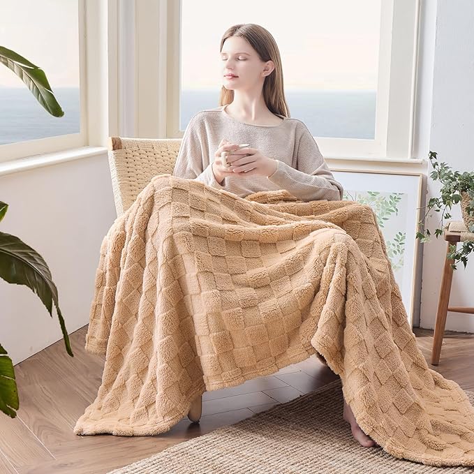 NEWCOSPLAY Super Soft Twin Blanket Brown Premium Silky Flannel Fleece 3D Checkered Lightweight Bed Blanket All Season Use (Brown Checkered, Twin(60"x80"))