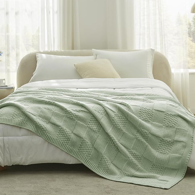 Amélie Home Knit Throw Blanket, Soft Chenille Cozy Breathable Checkered Chunky Decorative Blanket for Couch, Bed & Sofa, French-Inspired Lightweight Warm Gift for Women, Sage Green, 60"x80"