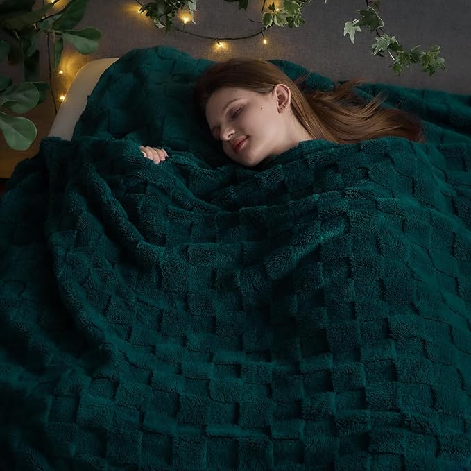 NEWCOSPLAY Super Soft King Blanket Dark Teal Premium Silky Flannel Fleece 3D Checkered Lightweight Bed Blanket All Season Use (Dark Teal Checkered, King(90"x110"))