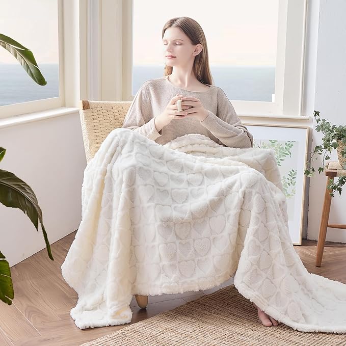 NEWCOSPLAY Super Soft King Blanket Off White Love Premium Silky Flannel Fleece 3D Heart Checkered Lightweight Bed Blanket All Season Use (Off White Love, King(90"x110"))